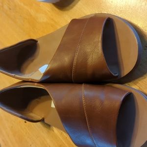 Universal thread sandals